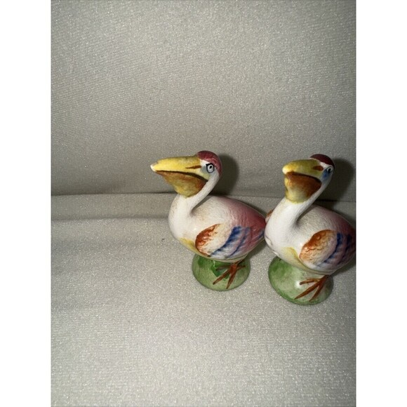 Vintage Pink Pelican Salt & Pepper Shakers Coastal Beach Decor Made In Japan - Picture 3 of 5